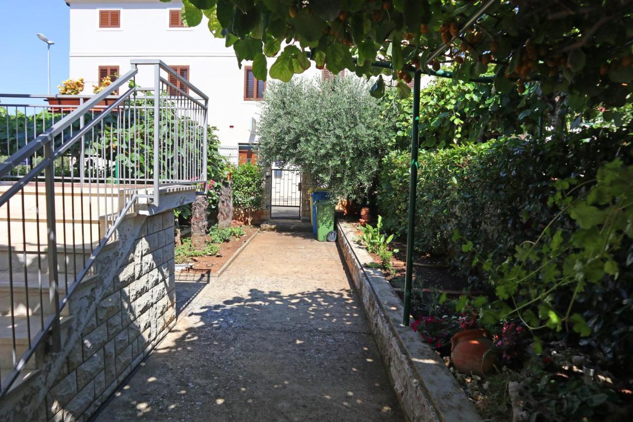 Apartman Slavko Apartment Tar-Vabriga Екстериор снимка
